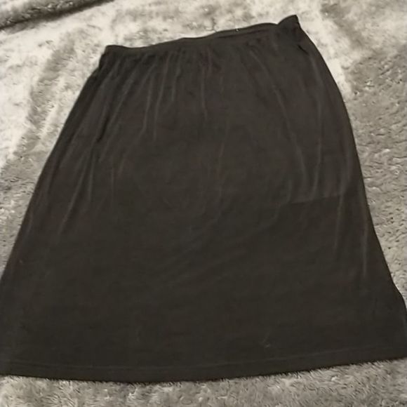 kathy ireland Dresses & Skirts - 🎈3/$12 Kathy Ireland black skirt!